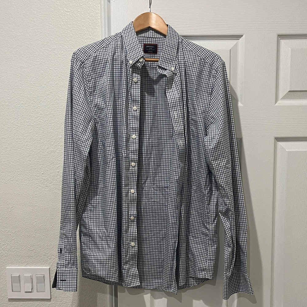 UNTUCKit Button-Down Check Shirt in Navy & White